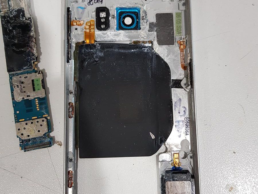 Salt water damaged Samsung S6